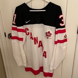 Team Canada Zach Fucale #31 Autographed Hockey Jersey, Men’s size S